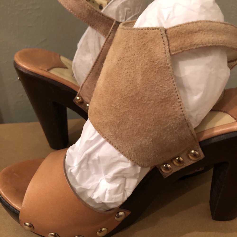 Jimmy Choo Leather/Suede Heel, Size 6 - Picture 8 of 13